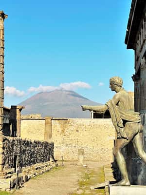 image n.2 of Pompeii-Vesuvius & Winery All Inclusive Tour From Positano activity in Pompei, Campania, uploaded by supplier