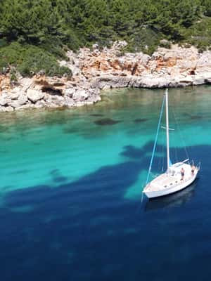 image n.2 of Alghero: Daily Sailing Experience with lunch onboard activity in Alghero, uploaded by supplier