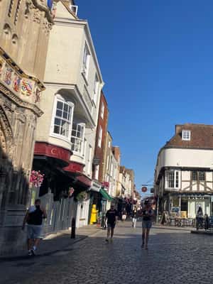 imaginea n.2 a activității Canterbury: Tur privat ghidat pe jos cu ghid oficial în Canterbury, încărcată de organizator