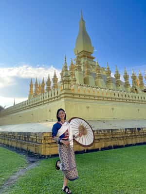 imagen n.º 2 de Traje tradicional de Laos actividad en Vientián, subida por el proveedor