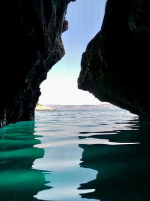 Bild Nr. 2 von Makarska: 3-Inseln Speedboat Tour mit Höhle und Blauer Lagune Aktivität in Dalmatien, hochgeladen vom Anbieter