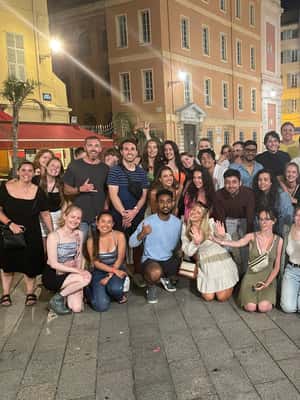 Image N°2 de Tournée des bars internationaux à Lille avec shots gratuits et jeux amusants activité à Lille, publiée par le prestataire