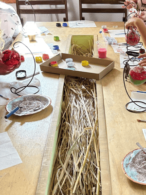 imatge núm.2 de l'activitat de Varna: Taller de pintura d'ornaments de vidre amb llaminadures a Varna, penjada pel proveïdor