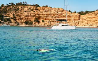 imagem n.3 de De Ibiza: Passeio à vela até Formentera com paragens na praia atividade em Ilhas Baleares, carregada pelo fornecedor