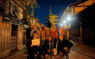 サプライヤーによってアップロードされた、京都の京都：祇園魔法の夜散策ツアー 芸者ガイド付きの画像#3