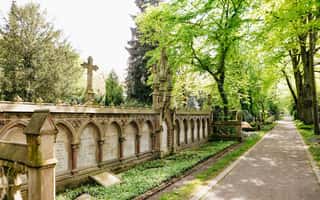 imagem n.3 de Colónia: Visita ao cemitério de Melaten Vida, Amor e Morte atividade em Colônia, Alemanha, carregada pelo fornecedor