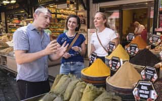 imagen n.º 3 de Estambul: Visita guiada a pie gastronómica por Europa y Asia actividad en Estambul, subida por el proveedor