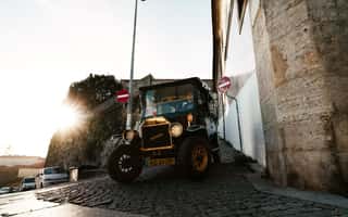 image n.4 of Porto: Private Tour of the Historic City in a Classic Car activity in Porto, uploaded by supplier