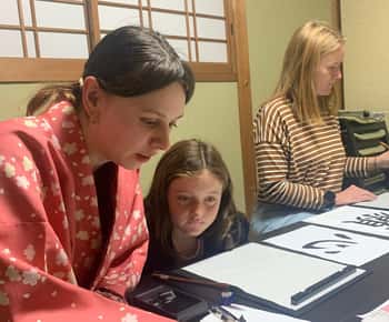 Kyoto: Japanese Calligraphy Class in 150-year-old Townhouse