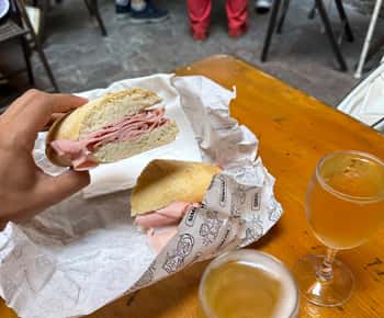 Bologna: Walking Food Tour and Highlights with a Local Guide