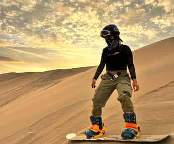Sandboarding|SandSkiing Sunset Buggy 4x4 in Huacachina