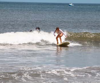 Tamarindo Beach Private or Group 2-hour Surf Lesson