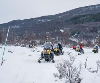 Ushuaia: Motos de Nieve+Rackets+Huskies+Esquí+Almuerzo o Pizza Rodizio