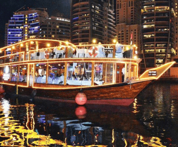 Dubai: Middagskryssning med Dhow på Creek eller Marina med liveshower