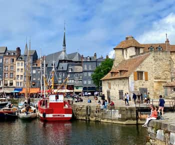 Private Mont Saint-Michel, Honfleur Trip by Mercedes