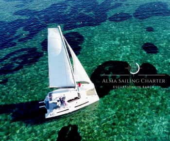 Cagliari: Katamaran-Ausflug mit Prosecco-Toast