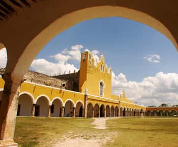 Mérida : Chichen Itza, Cenote Ikkil et Izamal depuis Mérida