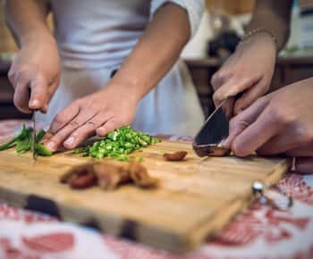 Umm Qais: Traditional Cooking Class with Local Ladies