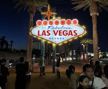 Tour noturno luxuoso por Las Vegas em uma limusine Mercedes Sprinter