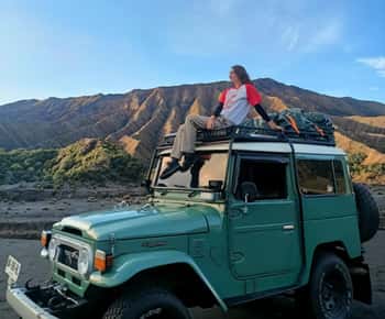 Start: Malang! Bromo Sunrise and Ijen 2D/1N Share Tour