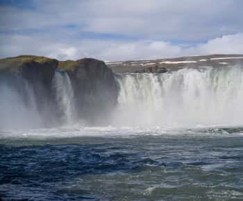 Akureyri: Day Trip to Goðafoss, Lake Mývatn & Nature Baths