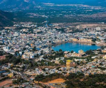 From Jaipur: Temple Town Pushkar Day Trip with Camel Safari