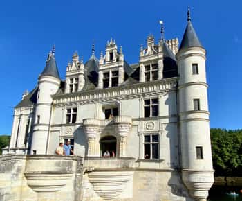 3 Loire Castles Live Guided Small group by minivan Winery