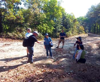 Desde Katmandú: Ruta de 3 días Chisapani-Nagarkot y Bhaktapur