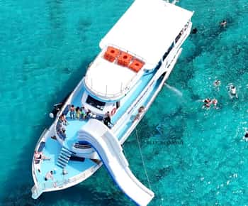 Paphos: Blue Lagoon-kryssning med vattenrutschbana, musik och hotelltransfer