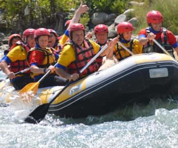 De Durrës a Golem: Rafting em Vjosa e excursão aos banhos termais de Benja