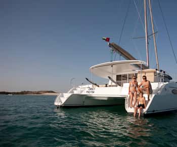 Crociera in catamarano di un'intera giornata alle isole Daymaniyat
