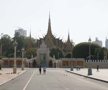 Tour em Phnom Penh com motorista de Tuk Tuk em inglês