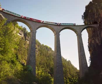 Glacier Express: Panoramastrecken zwischen St. Moritz & Zermatt