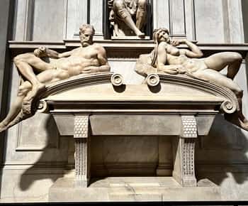 Florence:Medici Guided Tour + Medici Chapels Ticket