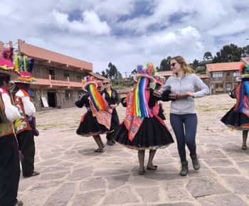 Puno: UROS - TAQUILE SPEEDBOAT TOUR (FULL DAY)