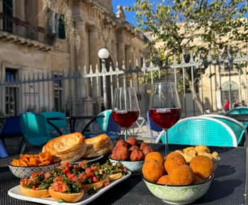 Lecce: Geführter Street Food Rundgang mit Essen und Wein