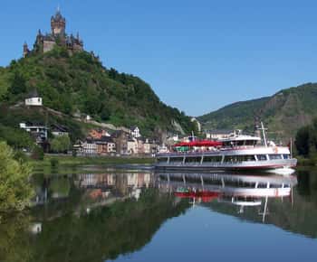 Cochem, Moselle: Boat – Beilstein, meal, wine and liqueur tasting