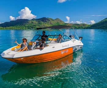 Praslin: Curieuse & St-Pierre Boat Adventure with Snorkeling