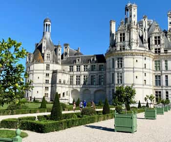 From Paris: Loire Valley Castles Private Day Tour