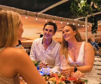 Port de Darwin : croisière de 2 heures au coucher du soleil (Gaze and Graze Sunset Cruise)
