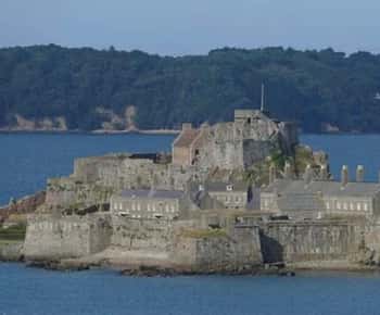 Jersey: Scenic Boat Cruise with Lighthouse Views