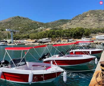 Chania: Self-Drive Boat Rental from Old Port 4 hours