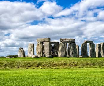 From London: Stonehenge Morning Day Trip with Admission