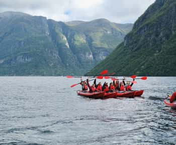 Olden : Faites l'expérience du kayak dans les fjords pour les débutants