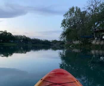 Demi-journée d'aventure en kayak pour une personne seule