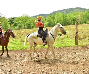 Jaco Beach: Horseback Riding with Natural Pool Stop
