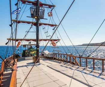Kardamaina: crucero por dos islas a St. Antonios y Yali con barbacoa.