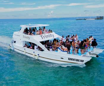 Punta Cana: Party Boat con snorkeling, alcolici e hip hop