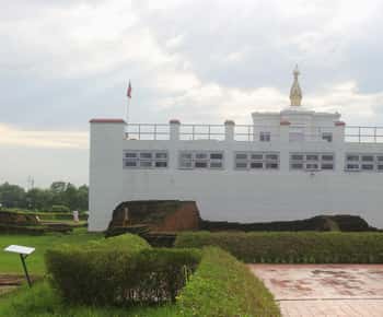 Lumbini: tour budista de 3 días con guía