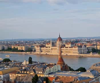 Budapest: tour privato di lusso con un madrelingua, in spagnolo